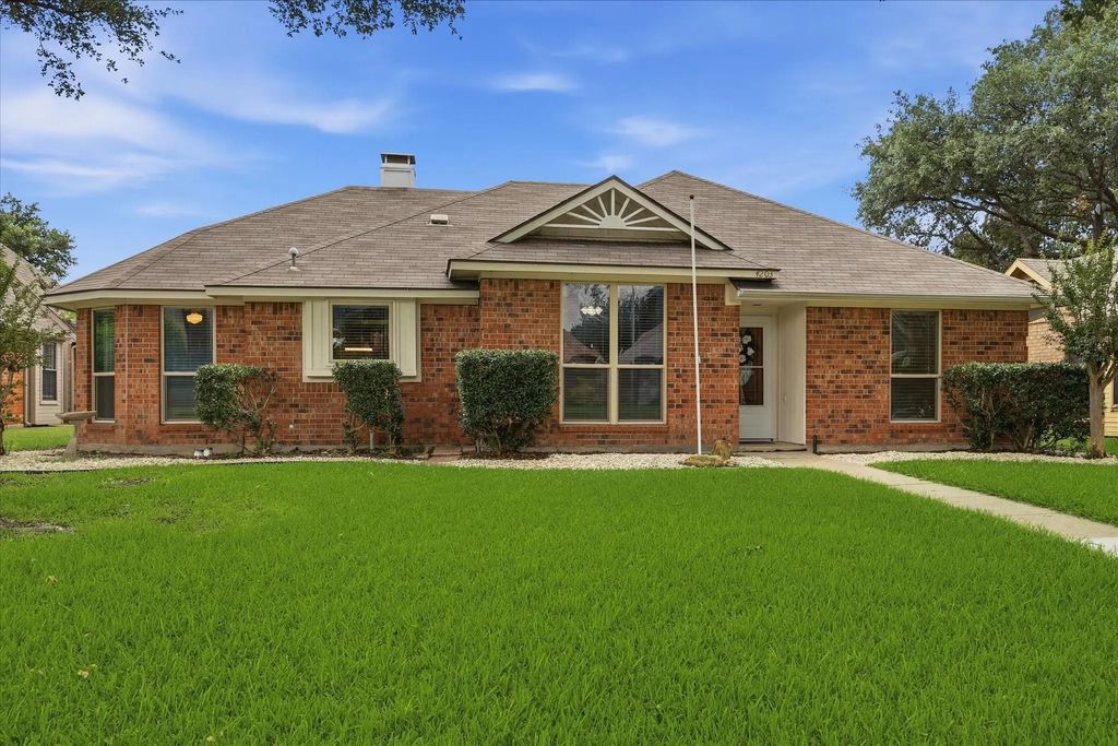 4203 Meadow Ridge Drive, Carrollton