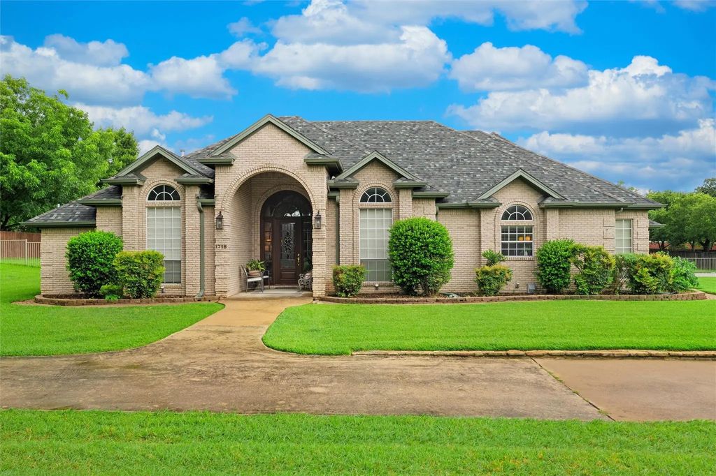 1718 Wanda Way, Arlington