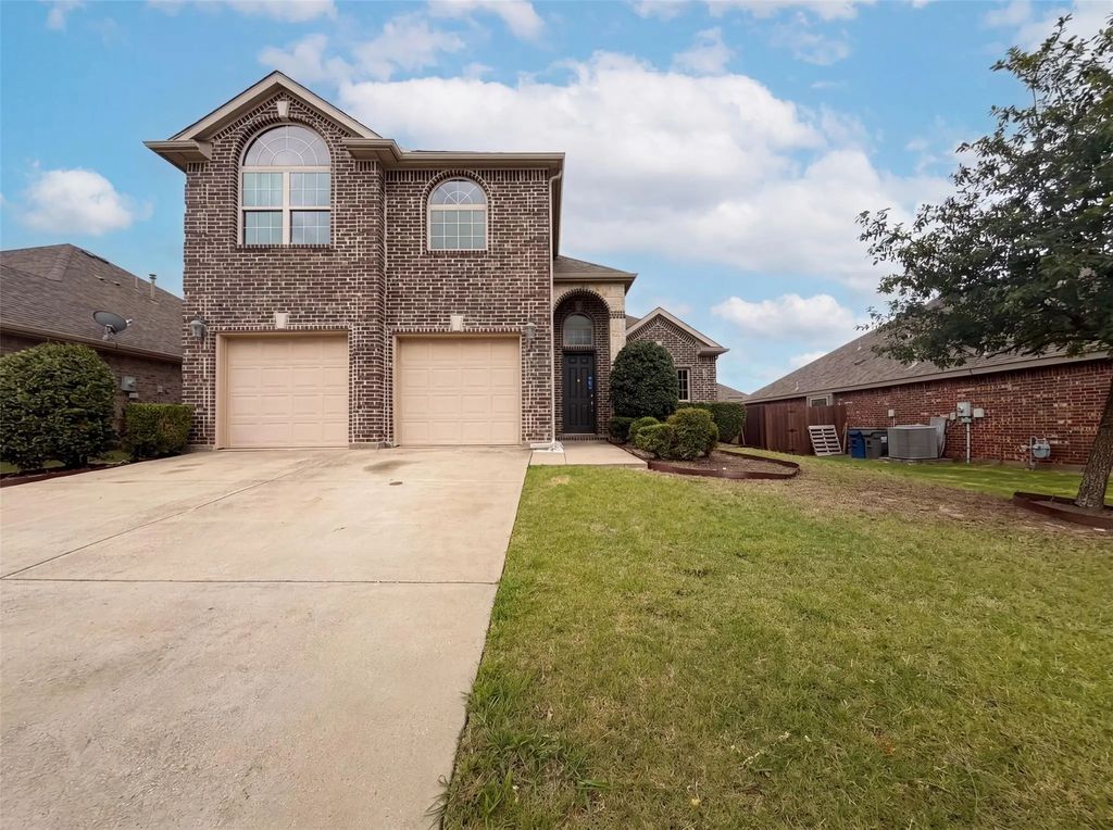 1421 Caruth Lane, Celina
