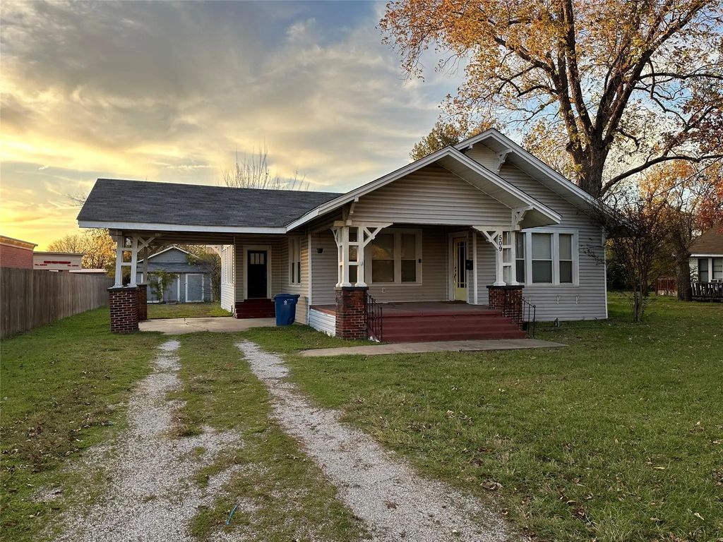 509 N Ross Avenue, Mexia