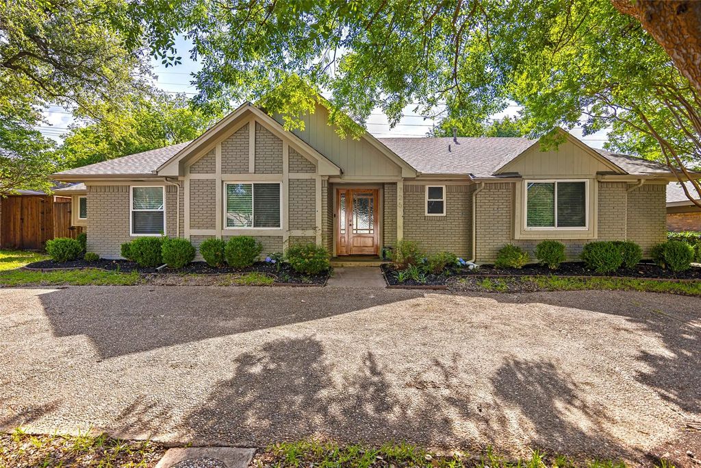7251 Crooked Oak Drive, Dallas