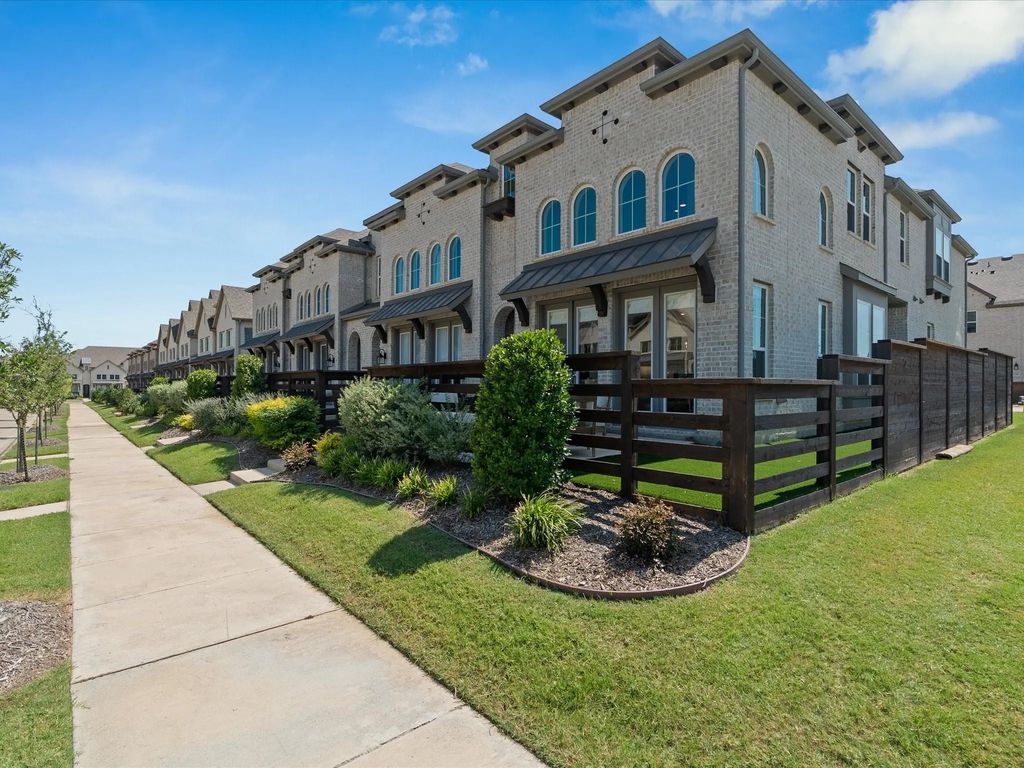 3700 Queen Road, Sherman