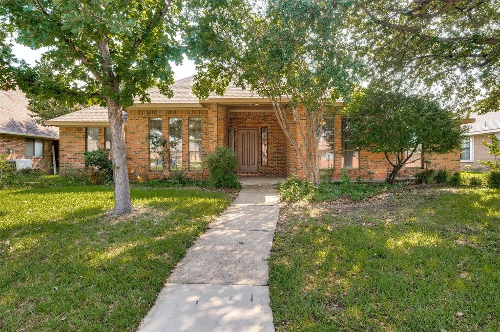 2505 Copper Creek Lane, Carrollton