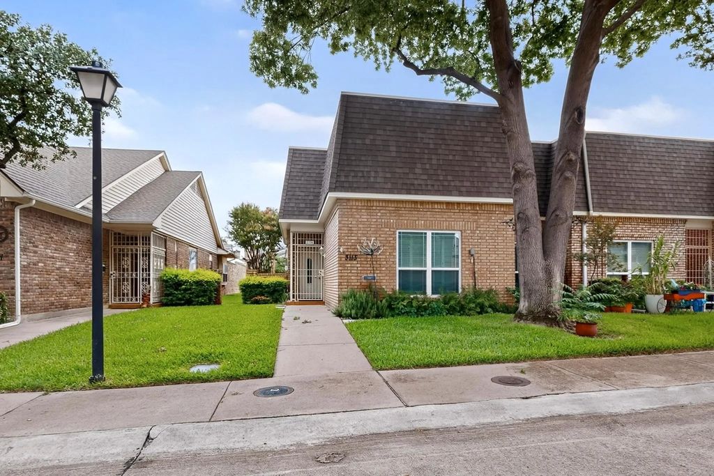 3113 Stonehenge Lane, Carrollton