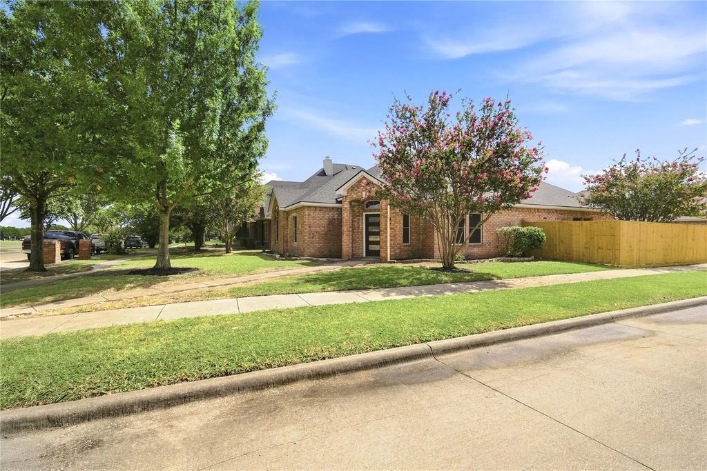 122 Clear Creek Drive, Red Oak