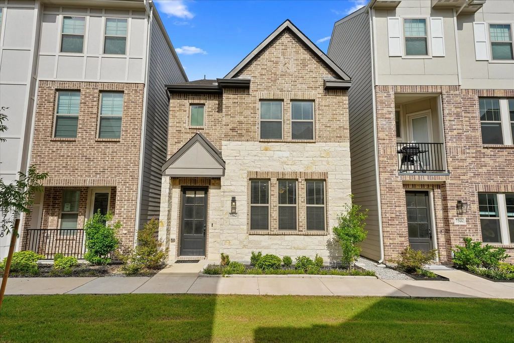 7562 Edgeware Road, Dallas