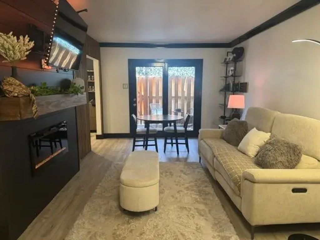 15931 Stillwood Street 1095, Dallas