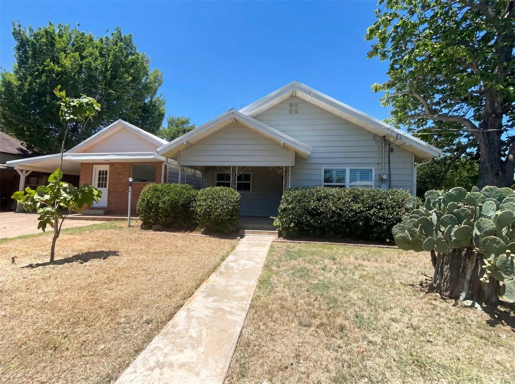421 N 3rd Street, Jacksboro