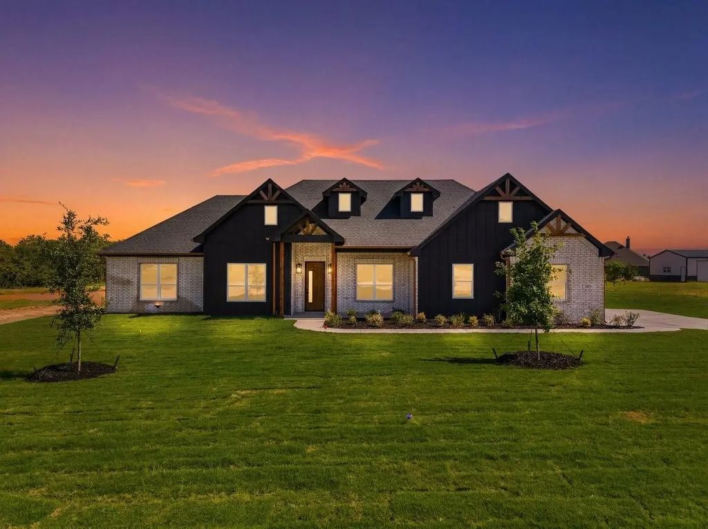 508 Ashlow Court, Springtown