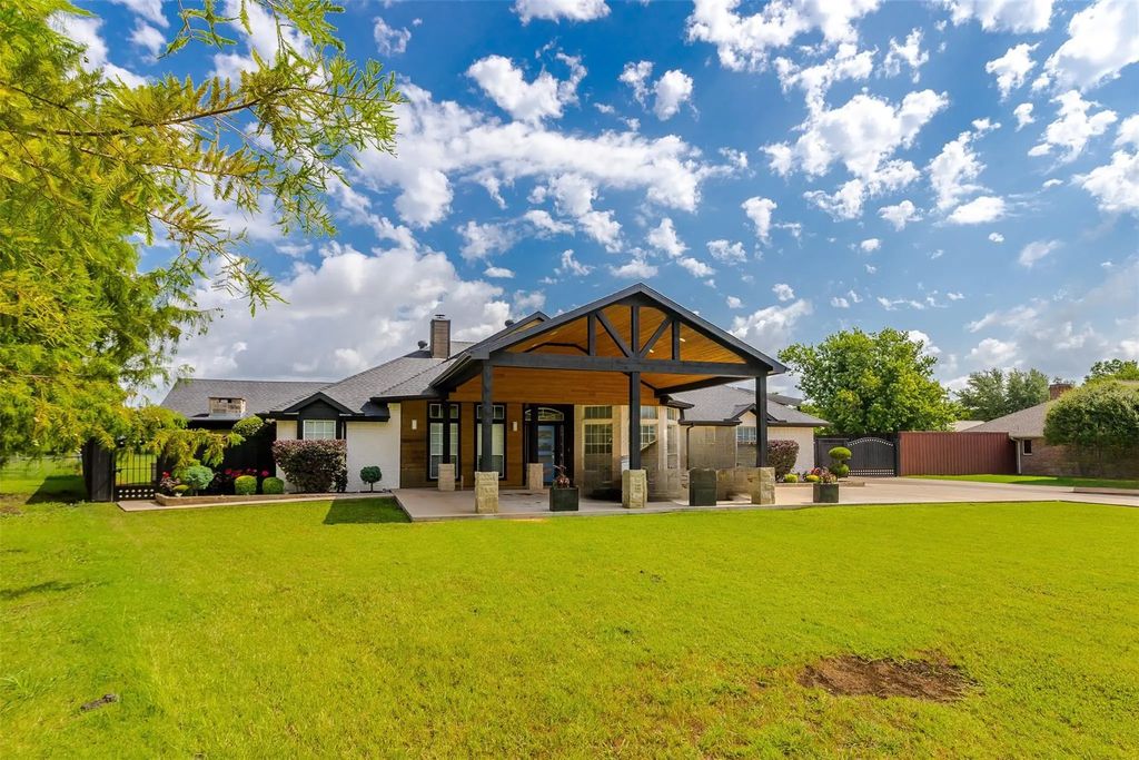 11176 Old Military Trail, Forney