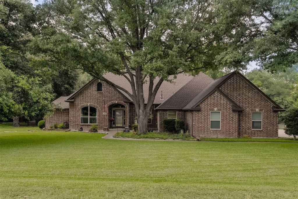 515 Seneca Drive, Waxahachie