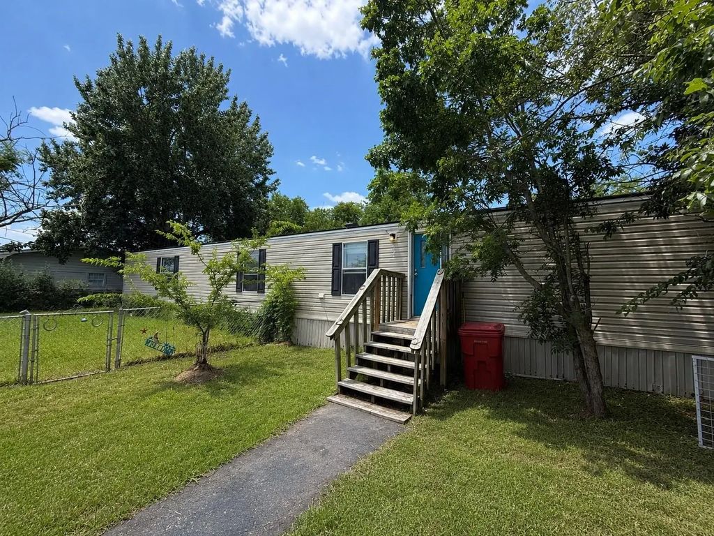 204 Mcelroy Street, Southmayd