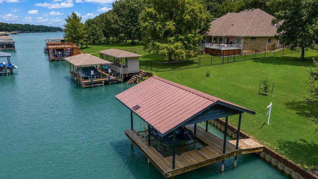 111 Bull Run Drive, Streetman