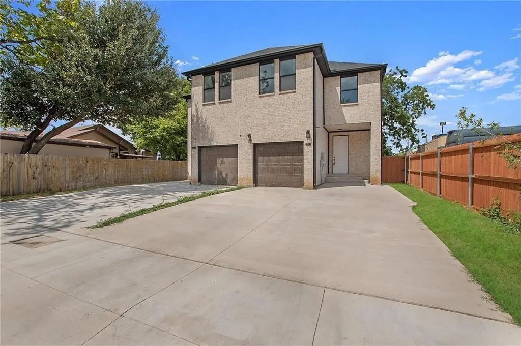 1711 Herald Street, Dallas