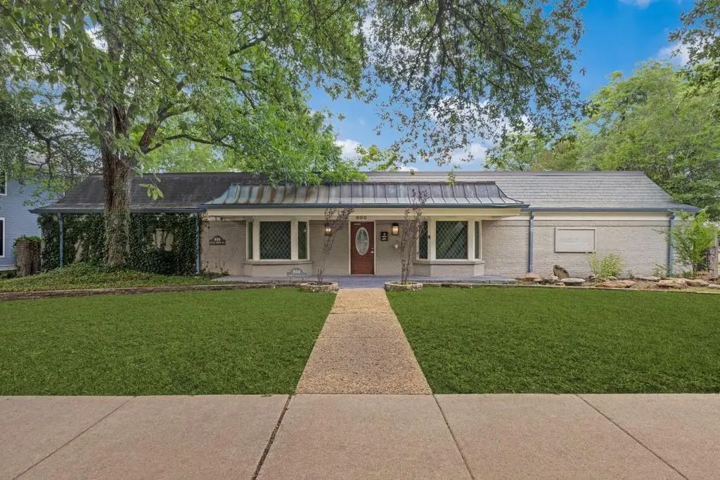 800 N Bishop Avenue 2, Dallas