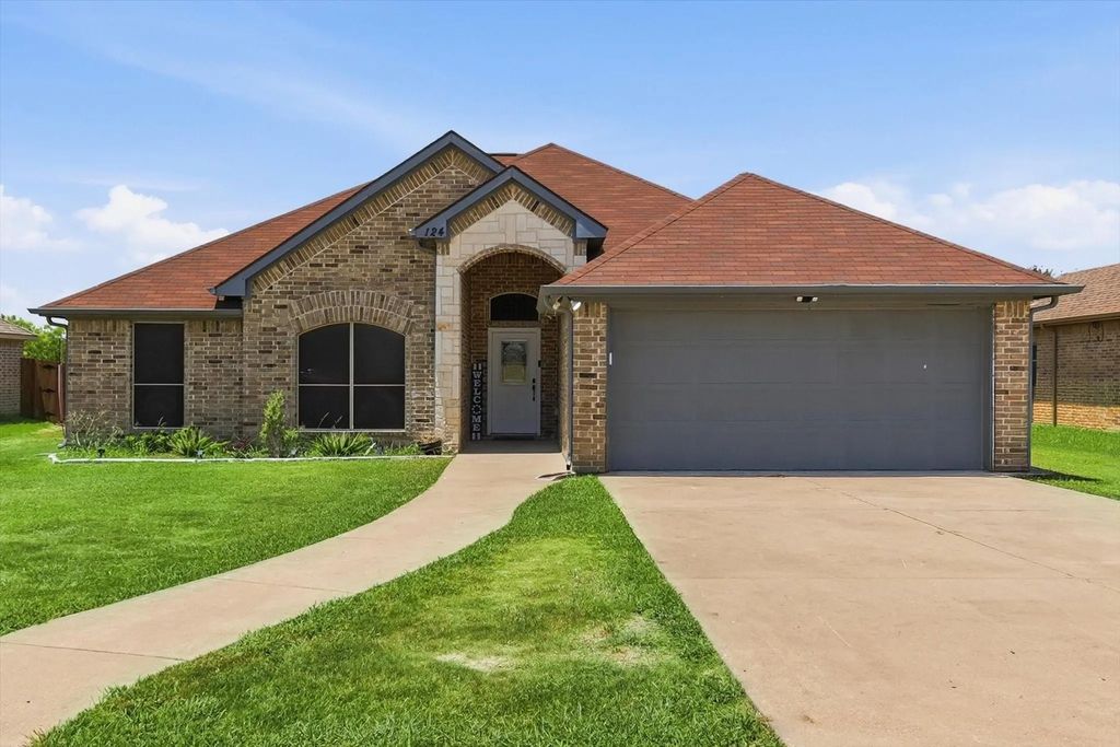 124 Chambers Creek Circle, Maypearl