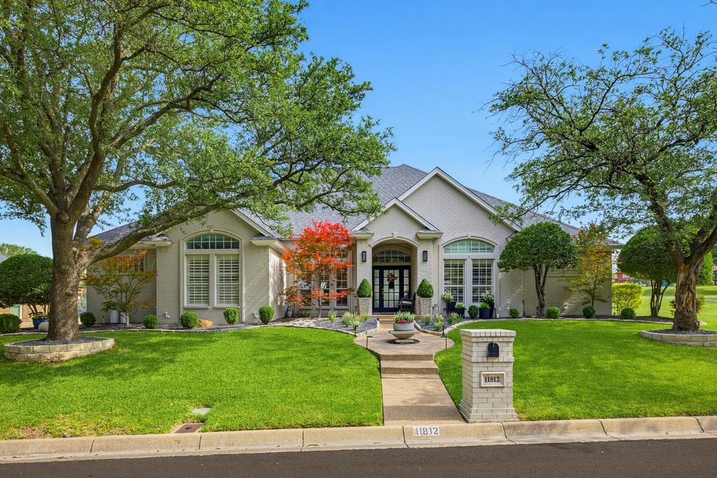 11812 Blue Creek Drive, Fort Worth