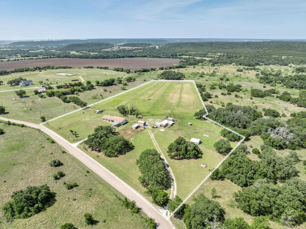 2517 County Road 4240, Clifton