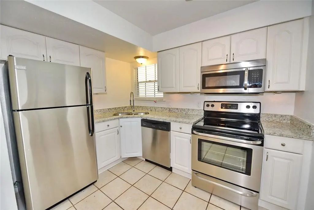 4033 Gilbert Avenue 205, Dallas