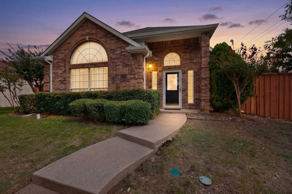 2702 Garden Springs Drive, Richardson