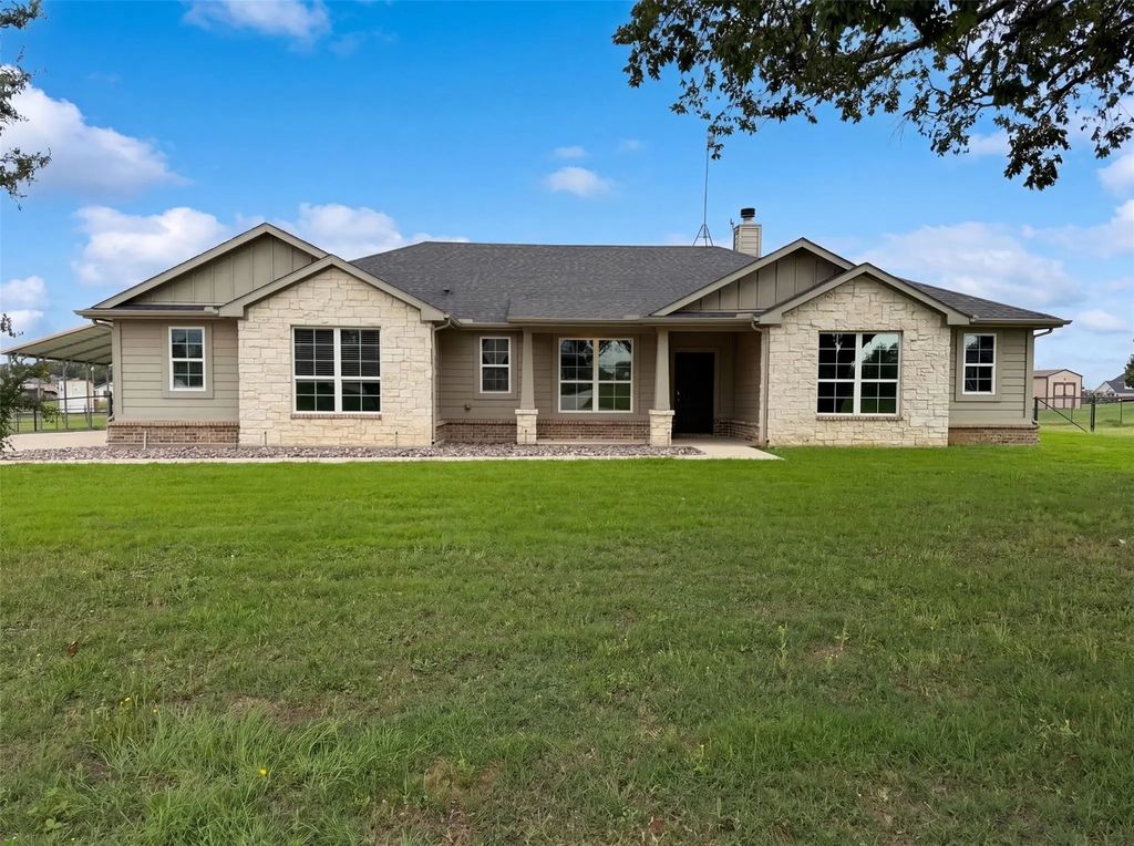 211 Spring Creek Circle, Paradise