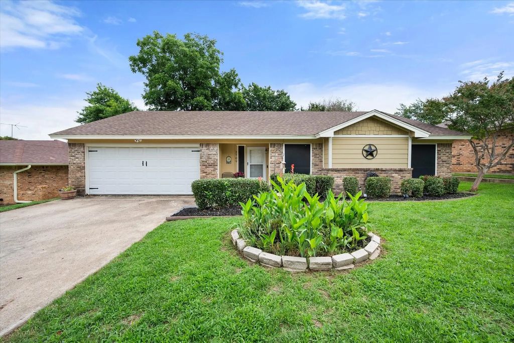 2709 Blue Quail Drive, Arlington