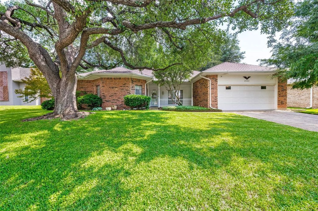 2522 Danny Lane, Farmers Branch