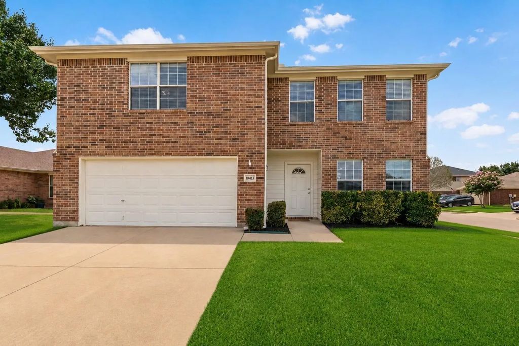 10413 Wood Leaf Court, Fort Worth