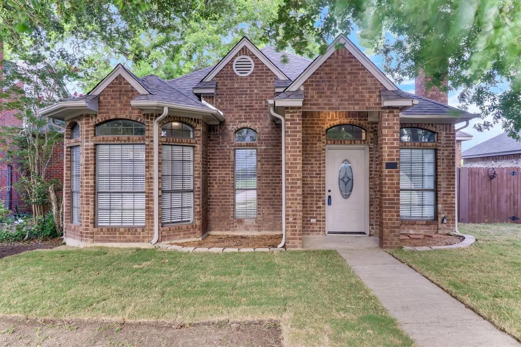 111 Homestead Drive, Lancaster