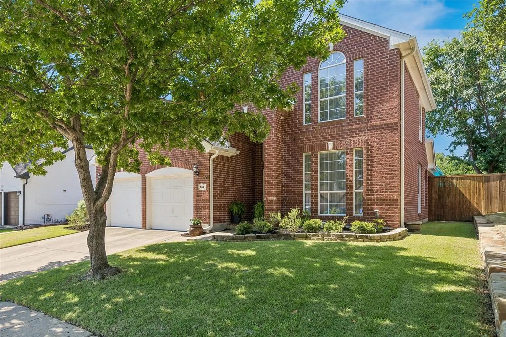 2321 Gatwick Court, Flower Mound