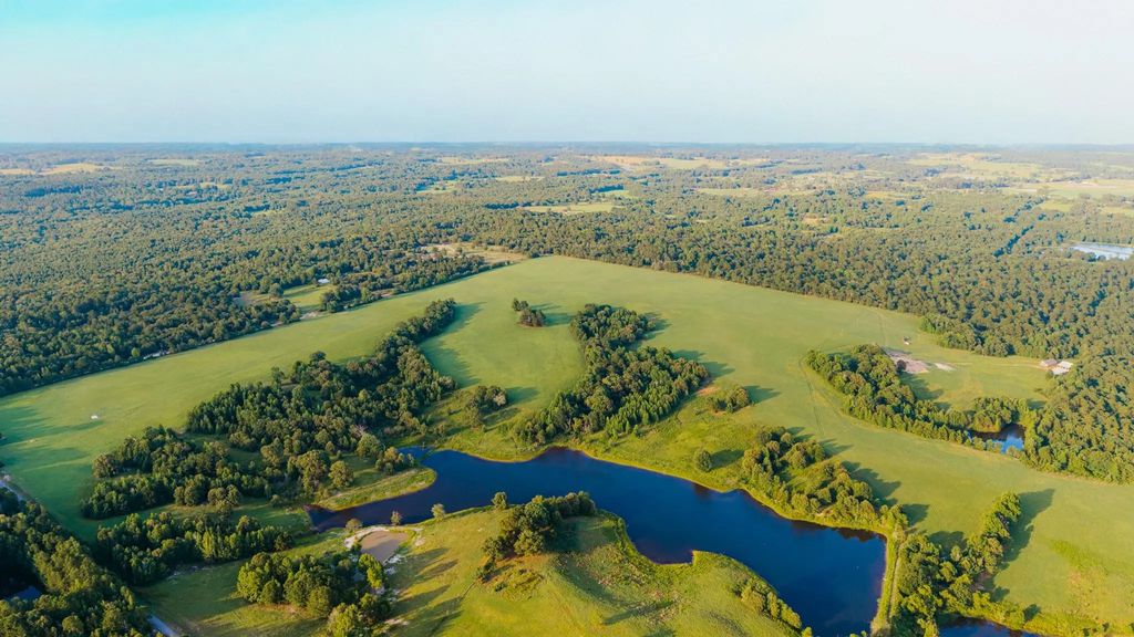 1040 County Road 3590, Winnsboro
