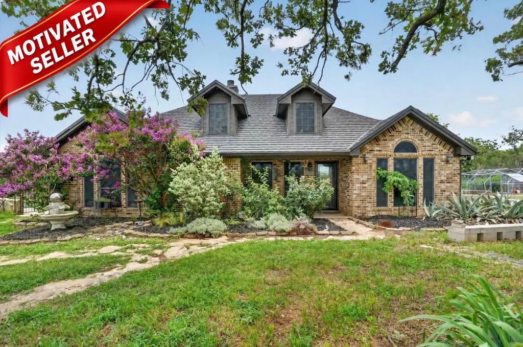 1017 County Road 3555, Paradise