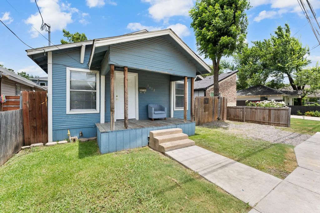 1612 Harris Court, Dallas