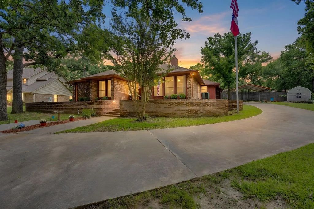 1508 Westcreek Drive, Azle