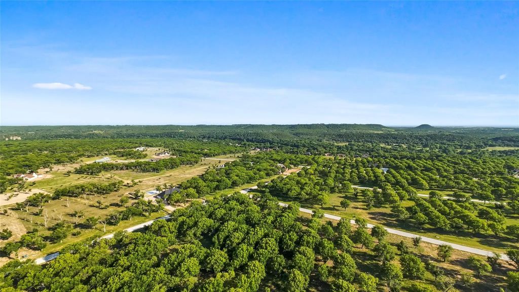 2537 Buckskin Drive, Granbury