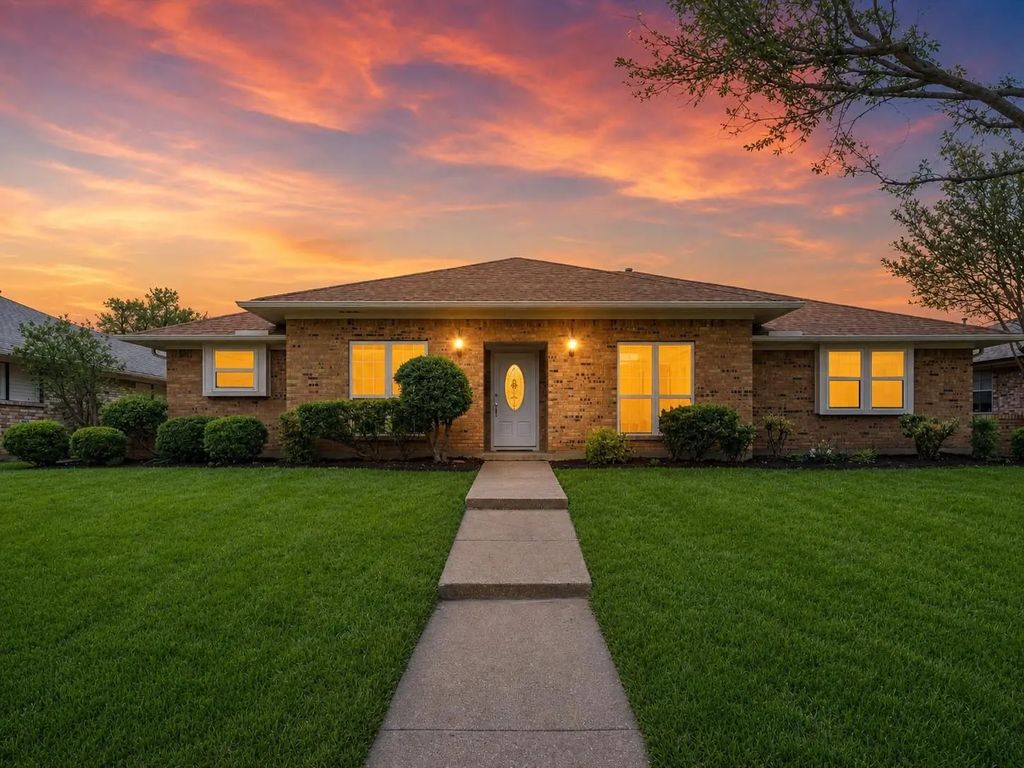 1915 Chesham Drive, Carrollton