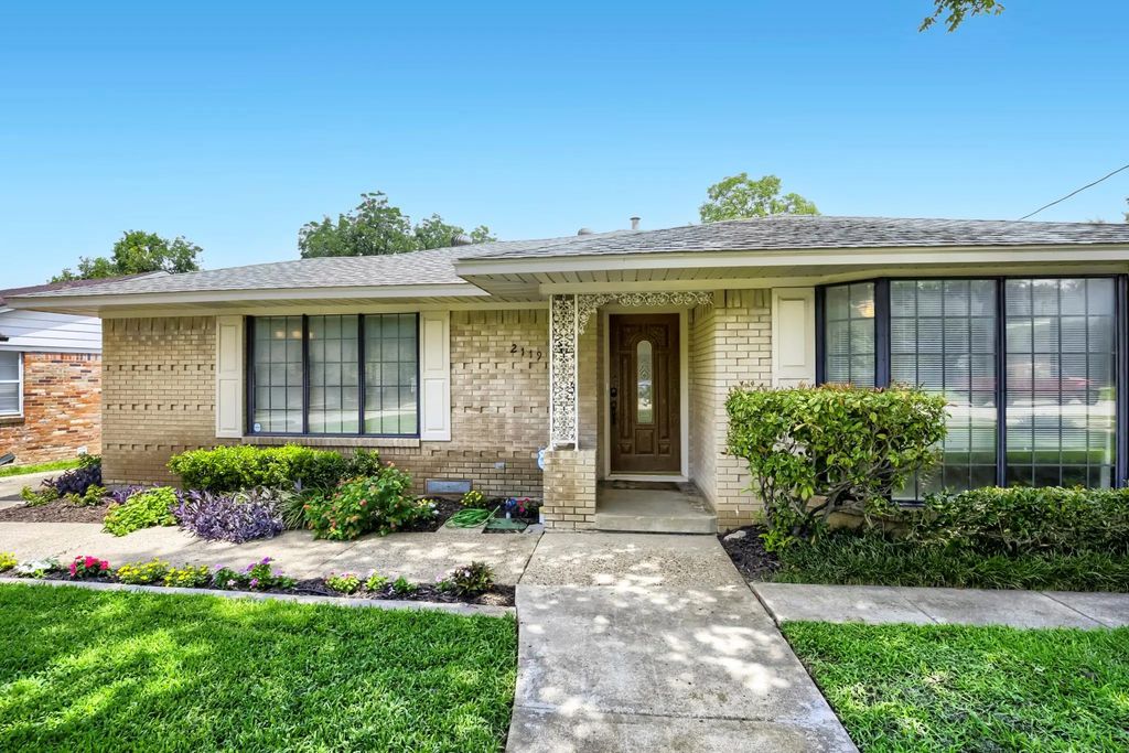 2119 Healey Drive, Dallas