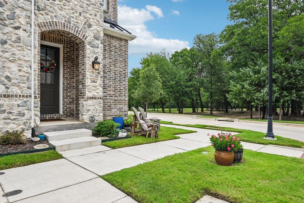2404 Springhill Avenue, Flower Mound