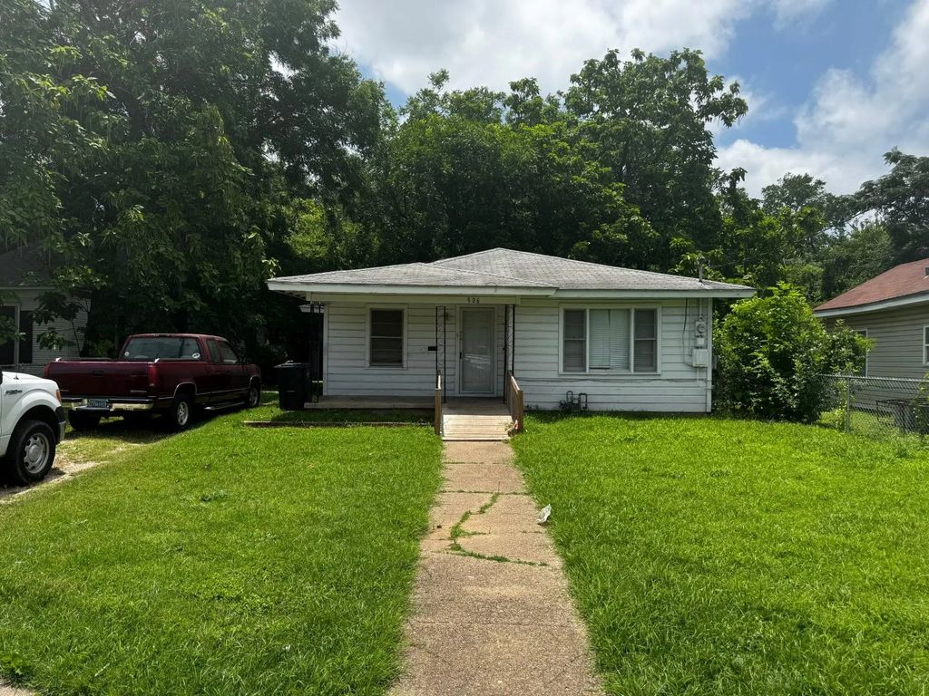 906 Clifton Street, Waco