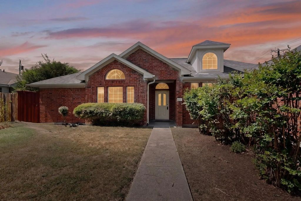 945 Mcgehee Avenue, Cedar Hill