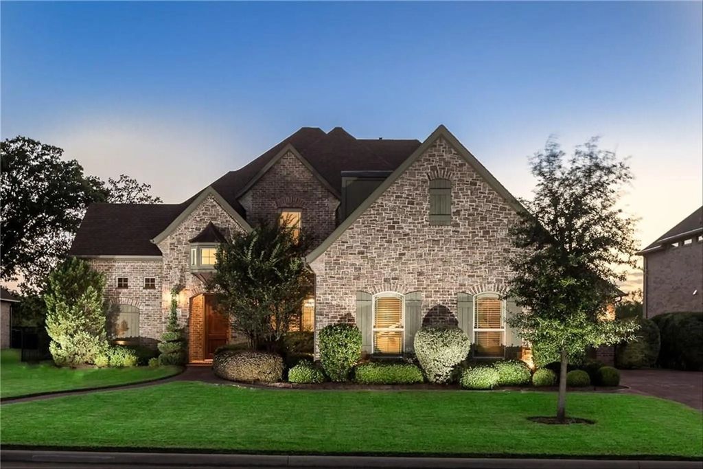 3403 W Hunter Bend Court, Mansfield
