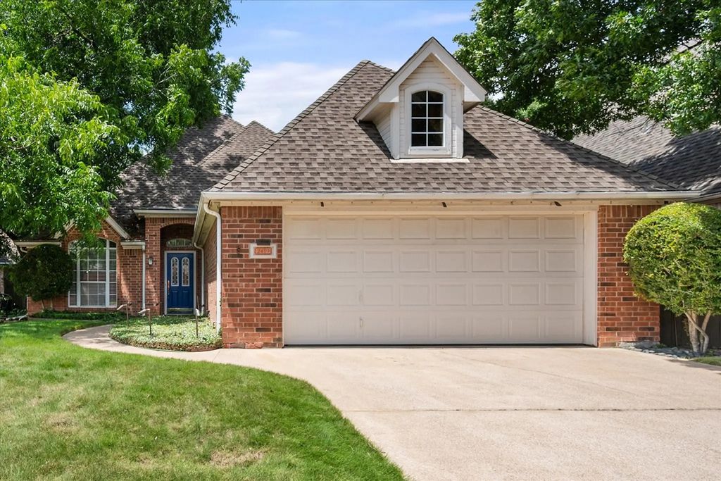 2419 Strait Lane, Arlington