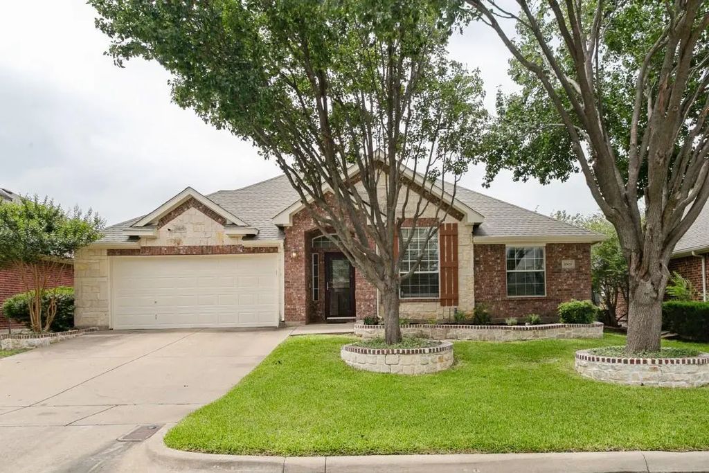 5513 Post Ridge Drive, Fort Worth