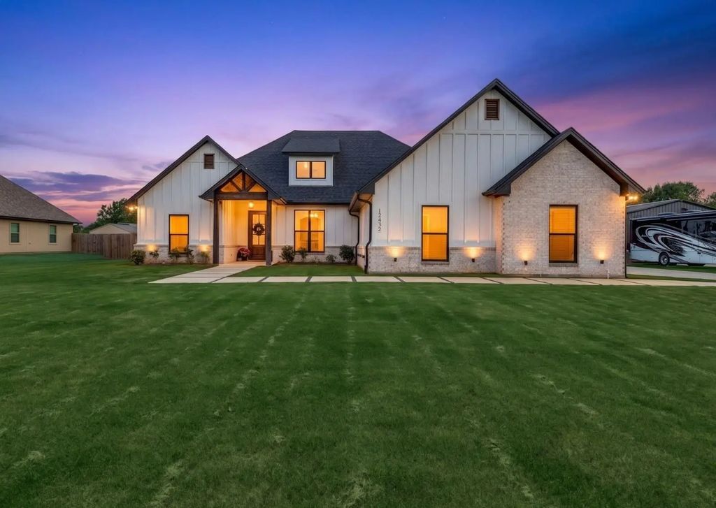 12432 Maplewood Drive, Lindale