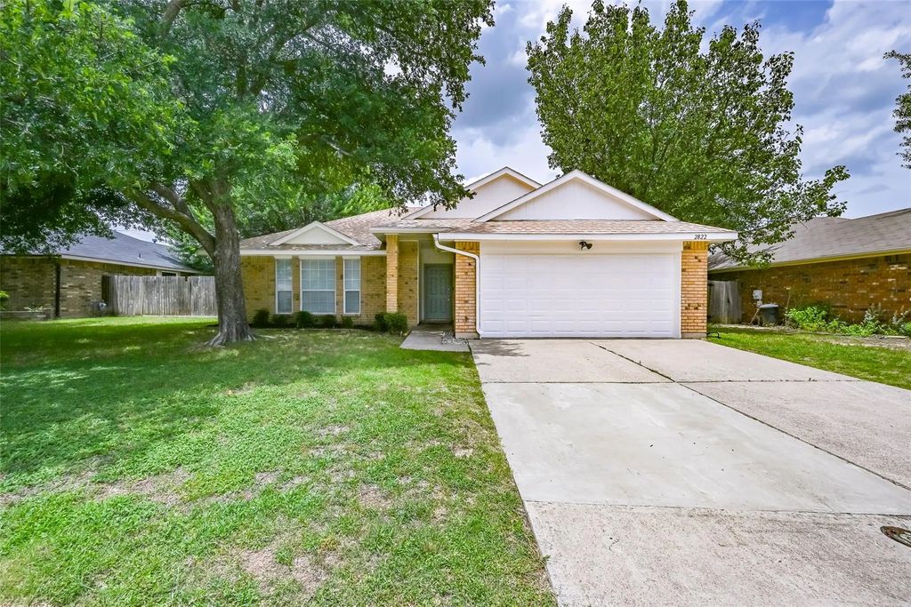 2822 White Oak Drive, Grand Prairie