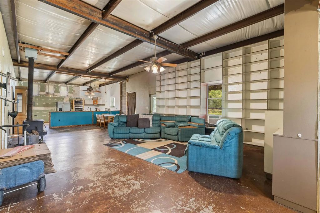 775 County Road 194, Coleman