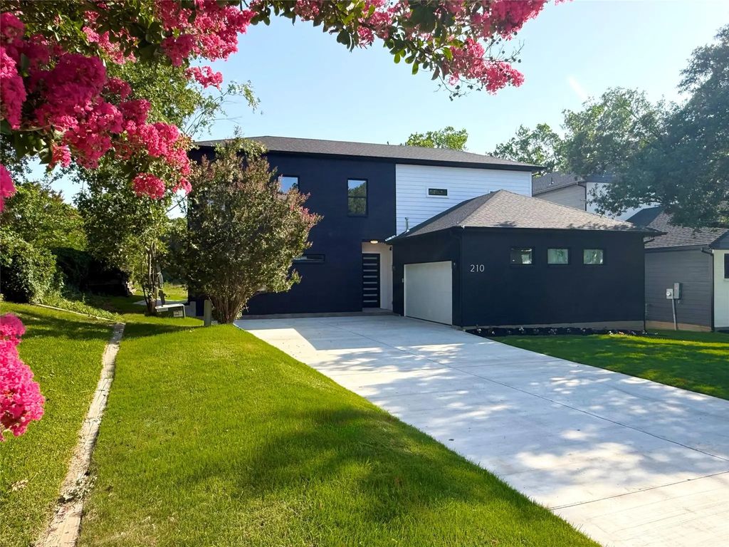 210 Silverleaf Drive, Fort Worth
