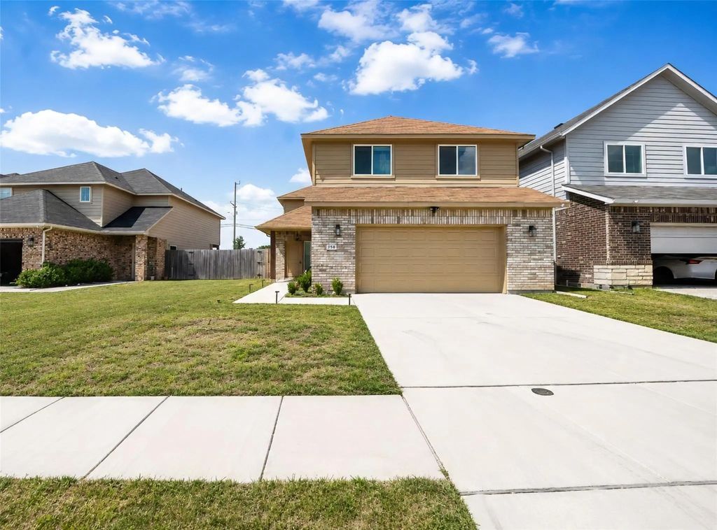 256 Natalie Drive, Grand Prairie