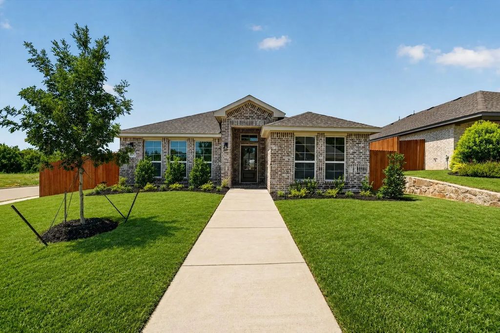 1422 Quail Creek Drive, Cleburne