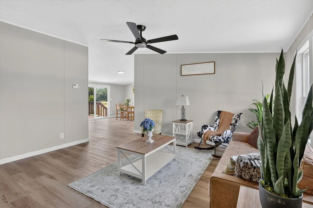 8020 S Prairie Hill Street, Alvarado